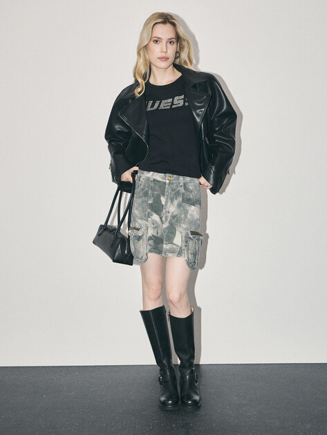 Женская футболка GUESS KIARA SS T-SHIRT, Артикул V4BI16KCIV1, черный | 4908923. Ракурс 2 Женская футболка GUESS KIARA SS T-SHIRT, Артикул V4BI16KCIV1, черный | 4908923. Ракурс 2