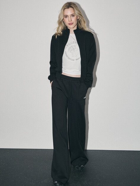 Женская футболка GUESS CARLA SS BOXY TEE, Артикул V5YI05KCOA2, белый | 4908936. Ракурс 2 Женская футболка GUESS CARLA SS BOXY TEE, Артикул V5YI05KCOA2, белый | 4908936. Ракурс 2