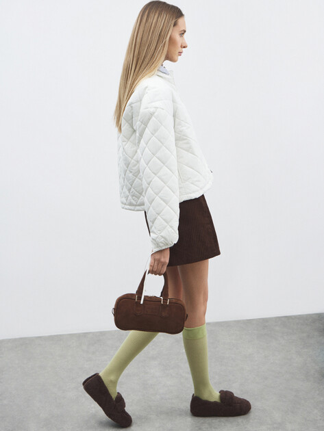 Женская куртка GUESS BIANCA PUFFER QUILTED JACKET, Артикул V5YL13WHE92, белый | 4908947. Ракурс 5 Женская куртка GUESS BIANCA PUFFER QUILTED JACKET, Артикул V5YL13WHE92, белый | 4908947. Ракурс 5