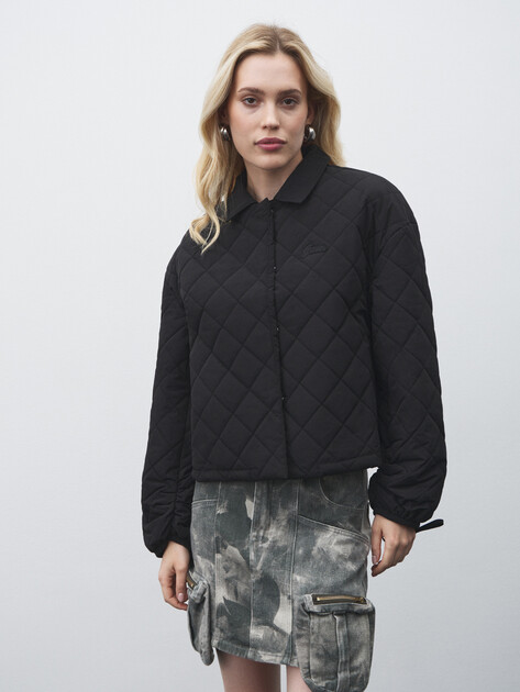 Женская куртка GUESS BIANCA PUFFER QUILTED JACKET, Артикул V5YL13WHE92, черный | 4908952. Ракурс 5 Женская куртка GUESS BIANCA PUFFER QUILTED JACKET, Артикул V5YL13WHE92, черный | 4908952. Ракурс 5