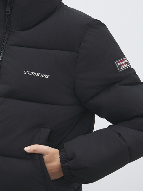 Женский пуховик GUESS JEANS GJ CROPPED PUFFER, Артикул W4BL20WGII2, черный | 4908958. Ракурс 3