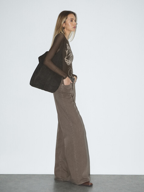 Женские широкие брюки GUESS, Артикул W5RA96WFD53, пыльно-коричневый | 4909369. Ракурс 5 Женские широкие брюки GUESS, Артикул W5RA96WFD53, пыльно-коричневый | 4909369. Ракурс 5