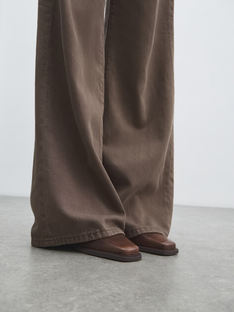 Женские широкие брюки GUESS, Артикул W5RA96WFD53, пыльно-коричневый | 4909369. Ракурс 6 Женские широкие брюки GUESS, Артикул W5RA96WFD53, пыльно-коричневый | 4909369. Ракурс 6