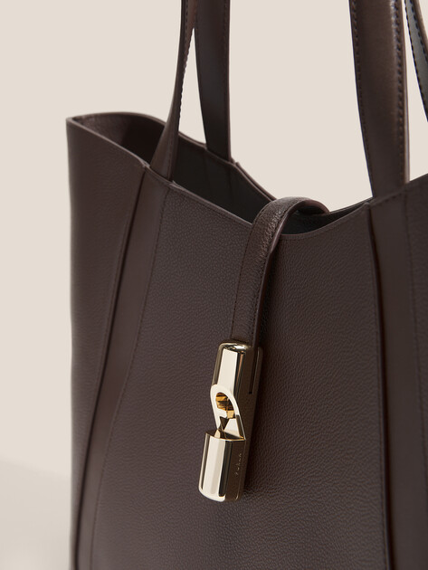 Женский тоут FURLA, Артикул FURLA GOCCIA L TOTE, шоколадный | 4912082. Ракурс 2