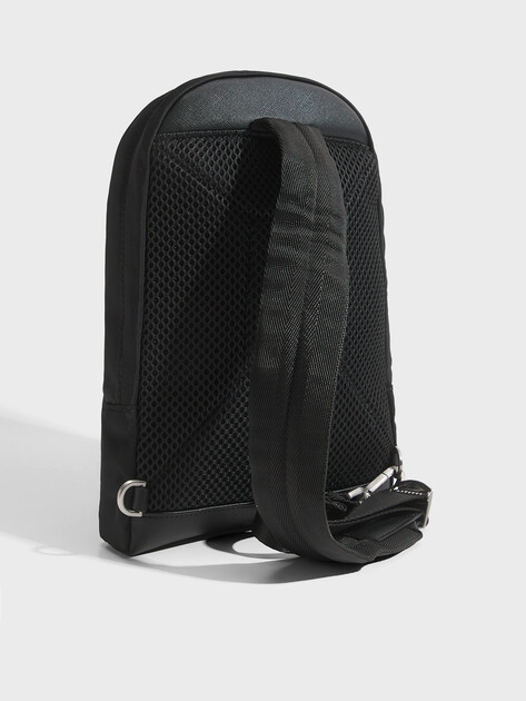 Мужской рюкзак GUESS MILANO BACKPACK CROSSOVER, Артикул HMMINYP6202, черный | 4913147. Ракурс 3