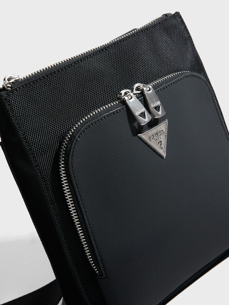 Мужская сумка  GUESS BERNA CROSSBODY FLAT, Артикул HMBEHNP6123, черный | 4913618. Ракурс 2