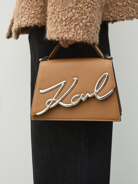 Женская сумка  KARL LAGERFELD k/signature 2.0 sm crossbody, Артикул A1W30038, светло-коричневый | 4915474. Ракурс 5