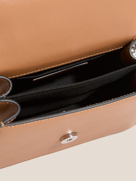 Женская сумка  KARL LAGERFELD k/signature 2.0 sm crossbody, Артикул A1W30038, светло-коричневый | 4915474. Ракурс 4