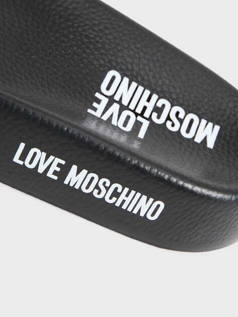 Женские сланцы LOVE MOSCHINO POOL SLIDE, Артикул JA28162G, мультицвет | 4917924. Ракурс 3 Женские сланцы LOVE MOSCHINO POOL SLIDE, Артикул JA28162G, мультицвет | 4917924. Ракурс 3