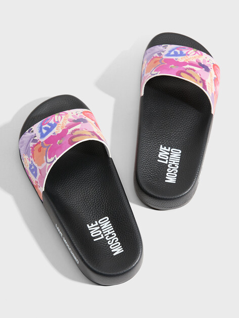 Женские сланцы LOVE MOSCHINO POOL SLIDE, Артикул JA28162G, мультицвет | 4917924. Ракурс 5 Женские сланцы LOVE MOSCHINO POOL SLIDE, Артикул JA28162G, мультицвет | 4917924. Ракурс 5
