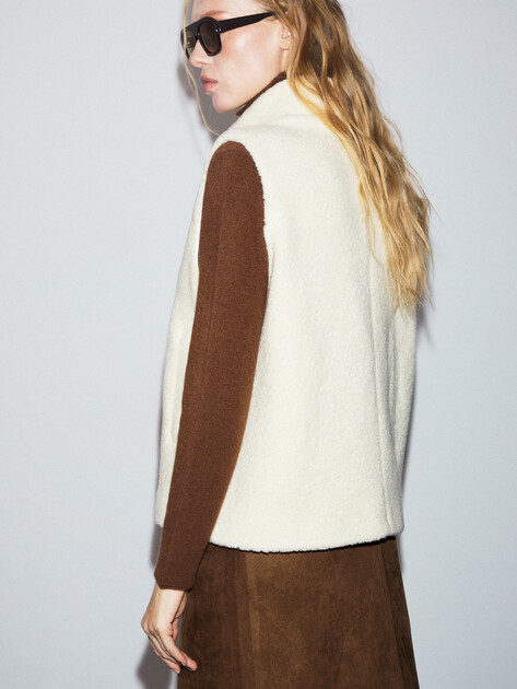 Женский жилет тедди MAISON DAVID, Артикул LUNETTE_TEDDY, молочно-белый | 4924311. Ракурс 4