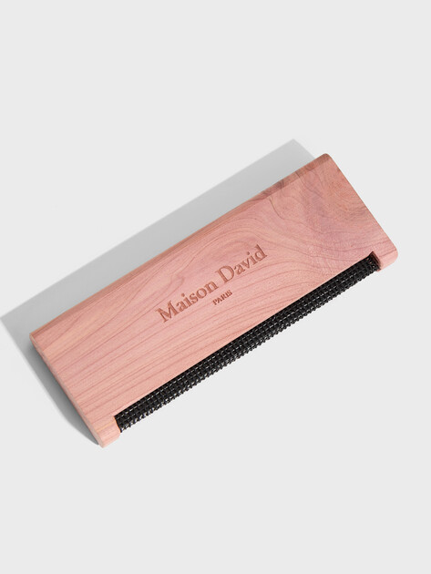 Механическая машинка для удаления катышков MAISON DAVID, Артикул Wooden Lint Remover, коричневый | 4931389. Ракурс 4 Механическая машинка для удаления катышков MAISON DAVID, Артикул Wooden Lint Remover, коричневый | 4931389. Ракурс 4