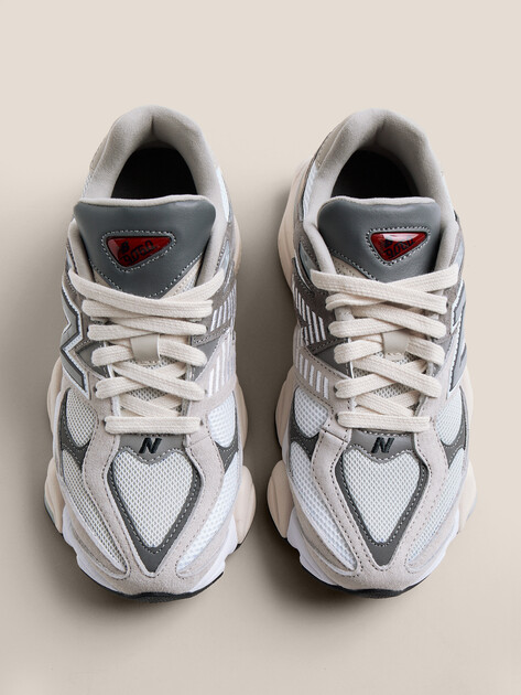 Женские кроссовки NEW BALANCE 9060, Артикул U9060, светло-серый | 4935790. Ракурс 4 Женские кроссовки NEW BALANCE 9060, Артикул U9060, светло-серый | 4935790. Ракурс 4