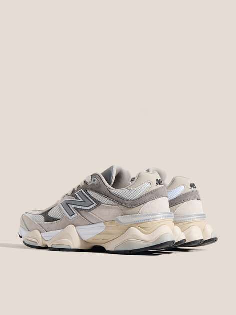 Женские кроссовки NEW BALANCE 9060, Артикул U9060, светло-серый | 4935790. Ракурс 5 Женские кроссовки NEW BALANCE 9060, Артикул U9060, светло-серый | 4935790. Ракурс 5