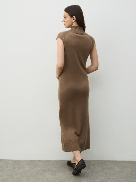 Женское платье MAISON DAVID, Артикул MD-KN5318, светло-коричневый | 4939492. Ракурс 4