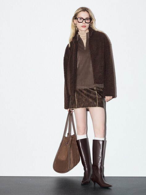 Женская куртка тедди MAISON DAVID, Артикул NICOLA_F, коричневый | 4940212. Ракурс 2 Женская куртка тедди MAISON DAVID, Артикул NICOLA_F, коричневый | 4940212. Ракурс 2