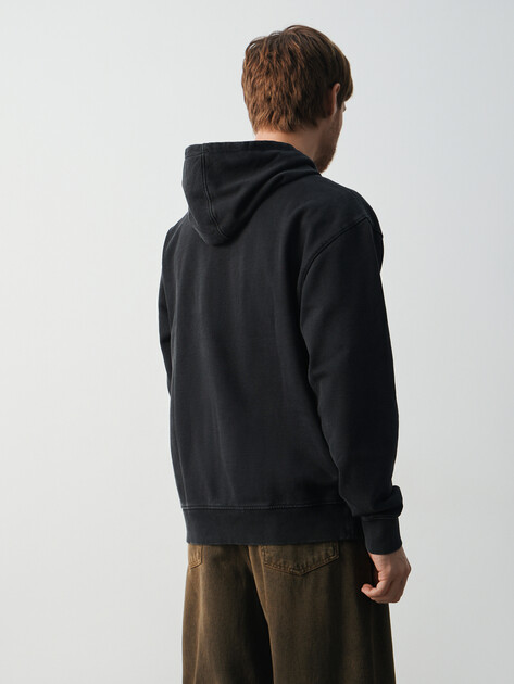 Мужское худи GUESS ECO TYLER HVY GUESS HOODIE, Артикул M5BQ21KCNY4, черный | 4948944. Ракурс 4 Мужское худи GUESS ECO TYLER HVY GUESS HOODIE, Артикул M5BQ21KCNY4, черный | 4948944. Ракурс 4