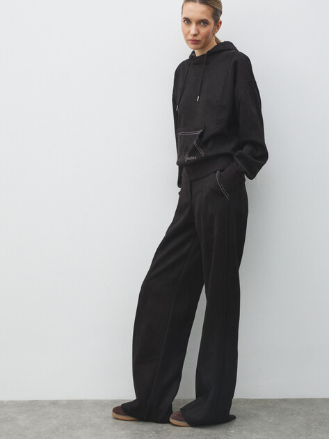 Женские широкие брюки  GUESS TAILORING SCUBA PANTS, Артикул W5BB53KAUJ2, черный | 4955751. Ракурс 5