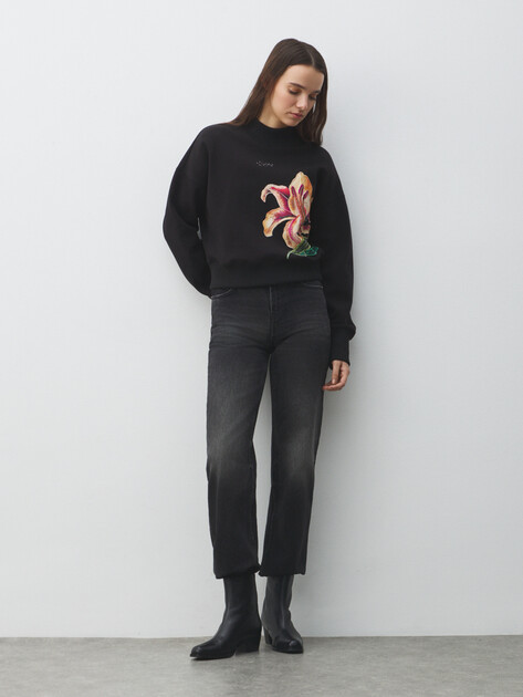 Женский джемпер GUESS LS LILY SWEATSHIRT, Артикул W5BQ12K1281, черный | 4957318. Ракурс 2 Женский джемпер GUESS LS LILY SWEATSHIRT, Артикул W5BQ12K1281, черный | 4957318. Ракурс 2