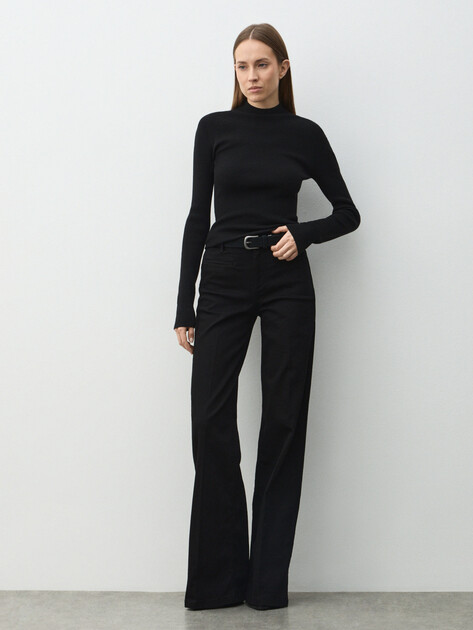 Женский джемпер GUESS LS MOCK NECK JULIA SEAMLESS SW, Артикул W5BR15Z3OW2, черный | 4957324. Ракурс 2