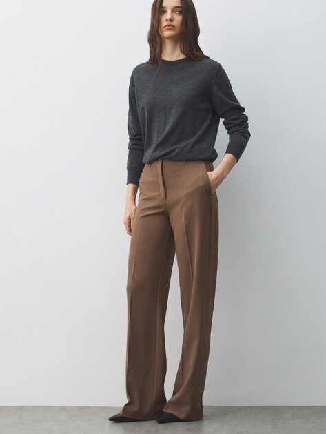 Женские прямые брюки  GUESS DOROTHEE PANT, Артикул W5YB04WHD92, коричневый | 4958391. Ракурс 2