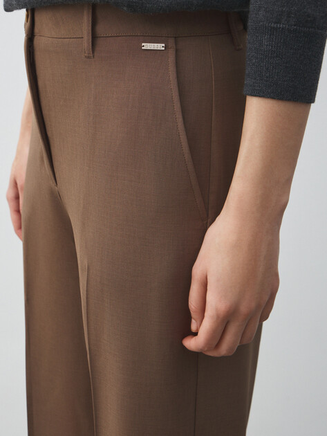 Женские прямые брюки  GUESS DOROTHEE PANT, Артикул W5YB04WHD92, коричневый | 4958391. Ракурс 3