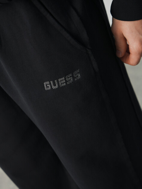 Мужские брюки GUESS LASI STRAIGHT LEG PANT, Артикул Z5BB03KCE91, черный | 4960756. Ракурс 3 Мужские брюки GUESS LASI STRAIGHT LEG PANT, Артикул Z5BB03KCE91, черный | 4960756. Ракурс 3