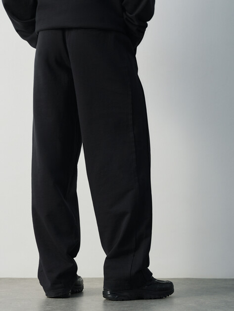 Мужские брюки GUESS LASI STRAIGHT LEG PANT, Артикул Z5BB03KCE91, черный | 4960756. Ракурс 4 Мужские брюки GUESS LASI STRAIGHT LEG PANT, Артикул Z5BB03KCE91, черный | 4960756. Ракурс 4