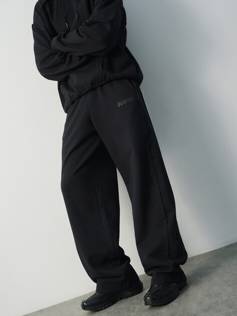 Мужские брюки GUESS LASI STRAIGHT LEG PANT, Артикул Z5BB03KCE91, черный | 4960756. Ракурс 5 Мужские брюки GUESS LASI STRAIGHT LEG PANT, Артикул Z5BB03KCE91, черный | 4960756. Ракурс 5