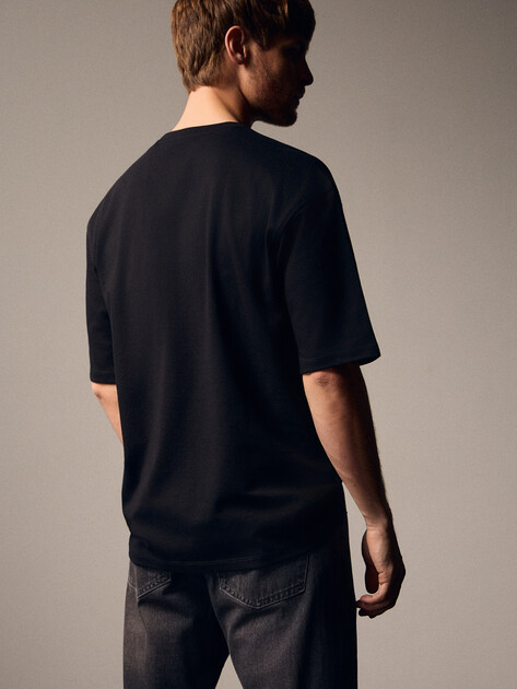 Мужская футболка GUESS GOHAN CN T-SHIRT, Артикул Z5BI03K1871, черный | 4960840. Ракурс 4