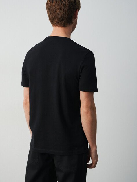 Мужская футболка GUESS ZADAR CN T-SHIRT, Артикул Z5BI12I3Z14, черный | 4960861. Ракурс 4