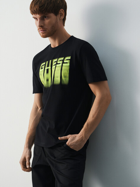 Мужская футболка GUESS ZADAR CN T-SHIRT, Артикул Z5BI12I3Z14, черный | 4960861. Ракурс 5