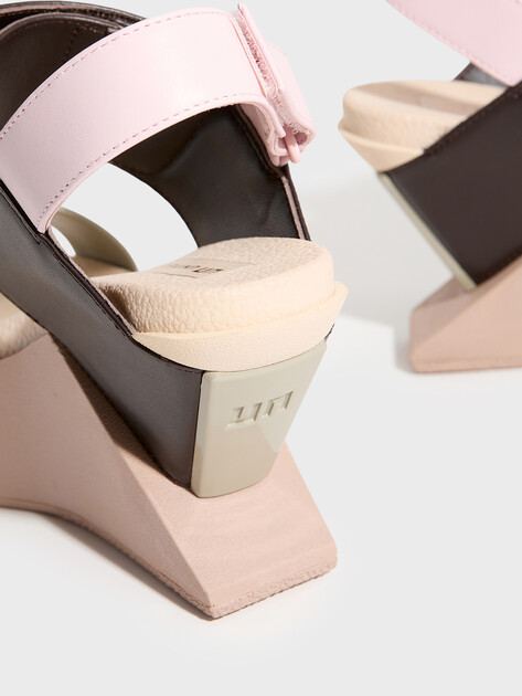 Женские босоножки UNITED NUDE Delta Wedge Sandal, Артикул DELTA WEDGE SANDAL, темно-коричневый | 4962130. Ракурс 3