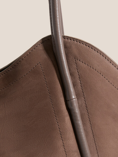 Женская сумка  MAISON DAVID, Артикул LAURA MINI, пыльно-коричневый | 4964311. Ракурс 2