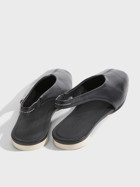 Женские балетки с открытой пяткой (слинг-бэк) MM6 MAISON MARGIELA SLIPPER, Артикул S59WX0079, черный | 4969583. Ракурс 5