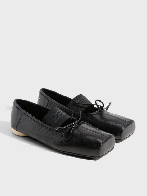 Женские балетки мэри-джейн MM6 MAISON MARGIELA BALLET SHOE, Артикул S59WZ0103, черный | 4969923. Ракурс 2