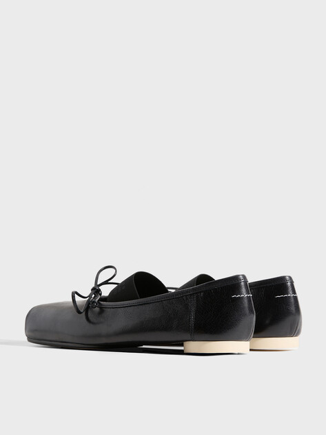 Женские балетки мэри-джейн MM6 MAISON MARGIELA BALLET SHOE, Артикул S59WZ0103, черный | 4969923. Ракурс 5