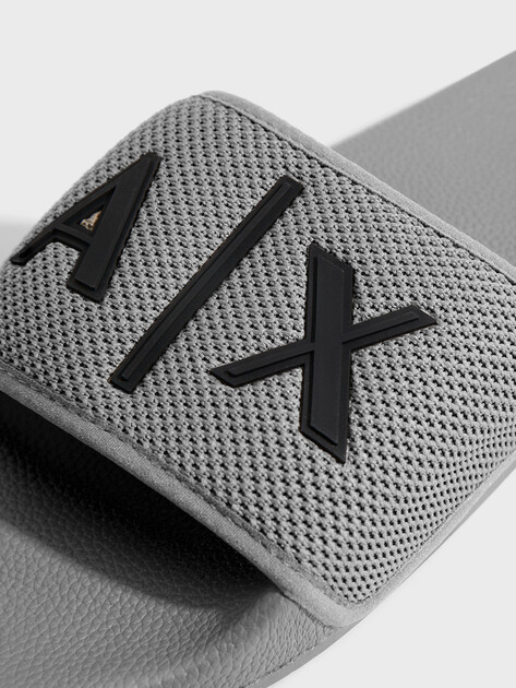 Мужские шлепанцы ARMANI EXCHANGE MYKONOS, Артикул XUP001, оливковый | 4971874. Ракурс 3