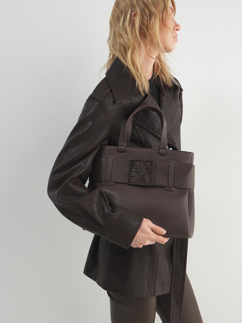 Женский тоут ARMANI EXCHANGE SUSY SOFT SHOPPING S, Артикул XW000285, темно-коричневый | 4979614. Ракурс 5