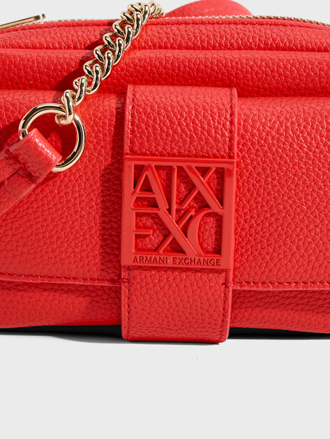 Женская сумка через плечо кросс-боди ARMANI EXCHANGE SUSY SOFT CAMERA CASE, Артикул XW000324, ярко-розовый | 4979630. Ракурс 2
