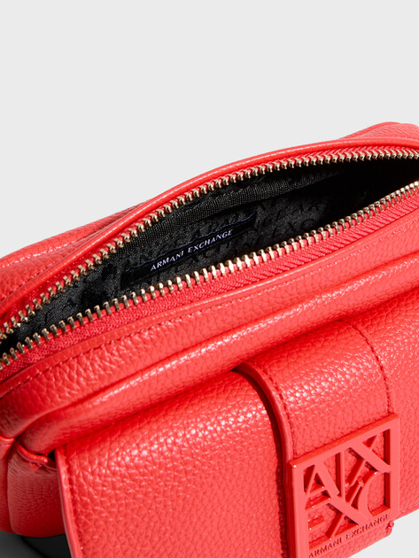 Женская сумка через плечо кросс-боди ARMANI EXCHANGE SUSY SOFT CAMERA CASE, Артикул XW000324, ярко-розовый | 4979630. Ракурс 4
