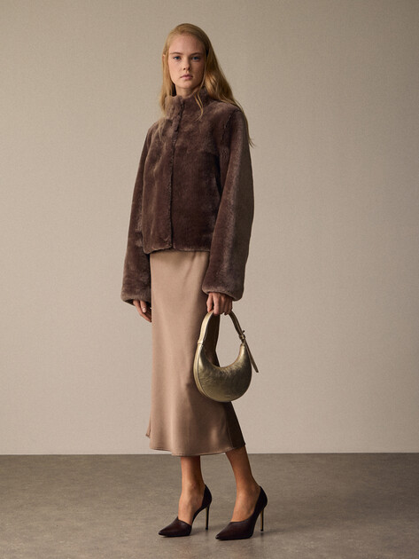 Женская шуба MAISON DAVID, Артикул CATARINA_STR, шоколадный | 4985902. Ракурс 2 Женская шуба MAISON DAVID, Артикул CATARINA_STR, шоколадный | 4985902. Ракурс 2