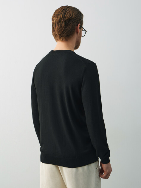 Мужской джемпер GUESS HAMMOND CN LS LOGO BASIC SWTR, Артикул M5YR00Z0122, черный | 4992792. Ракурс 4 Мужской джемпер GUESS HAMMOND CN LS LOGO BASIC SWTR, Артикул M5YR00Z0122, черный | 4992792. Ракурс 4