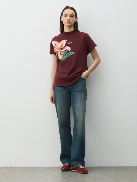 Женская футболка GUESS SL MOCK NK LILY TEE, Артикул W5BI16I3Z14, винный | 4993949. Ракурс 2