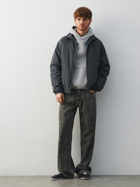 Мужская куртка GUESS GHIGO HIGH NECK JACKET, Артикул Z5BL07WGTN2, темно-серый | 4994317. Ракурс 2