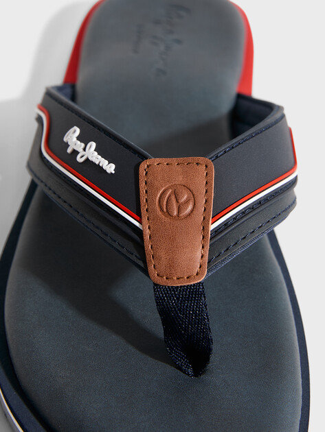 Мужские вьетнамки PEPE JEANS BARREL CLUB M, Артикул PMS900005, темно-синий | 4995584. Ракурс 3 Мужские вьетнамки PEPE JEANS BARREL CLUB M, Артикул PMS900005, темно-синий | 4995584. Ракурс 3