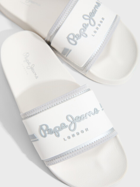 Женские сланцы PEPE JEANS SLIDER MET W, Артикул PLS700003, белый | 4995927. Ракурс 3 Женские сланцы PEPE JEANS SLIDER MET W, Артикул PLS700003, белый | 4995927. Ракурс 3