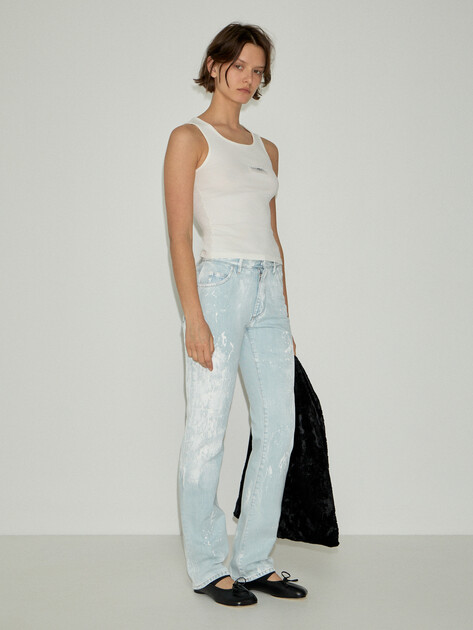 Женские прямые джинсы  MM6 MAISON MARGIELA, Артикул S62LB0216, светло-голубой | 4997672. Ракурс 2