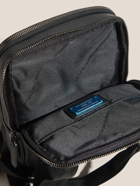 Мужская сумка  PIQUADRO, Артикул CA6303MOS, черный | 4998802. Ракурс 4