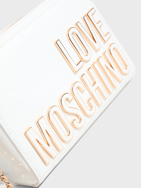 Женская сумка через плечо кросс-боди LOVE MOSCHINO ENAMELED LOGO PATENT, Артикул JC4250PP SS26, белый | 5006234. Ракурс 2
